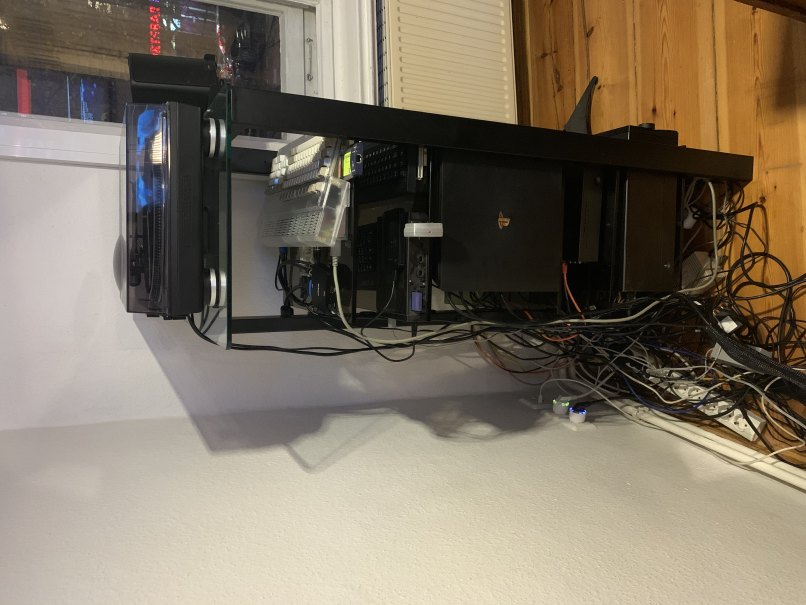 Picture: rack side view